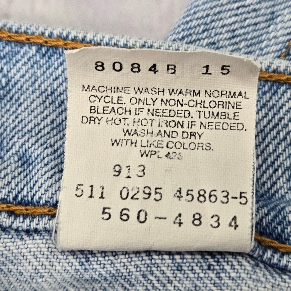 Vintage 90s Levis 560 Loose Fit Tapered Leg Jeans Men 36x30 Light Wash Denim USA - Picture 9 of 16